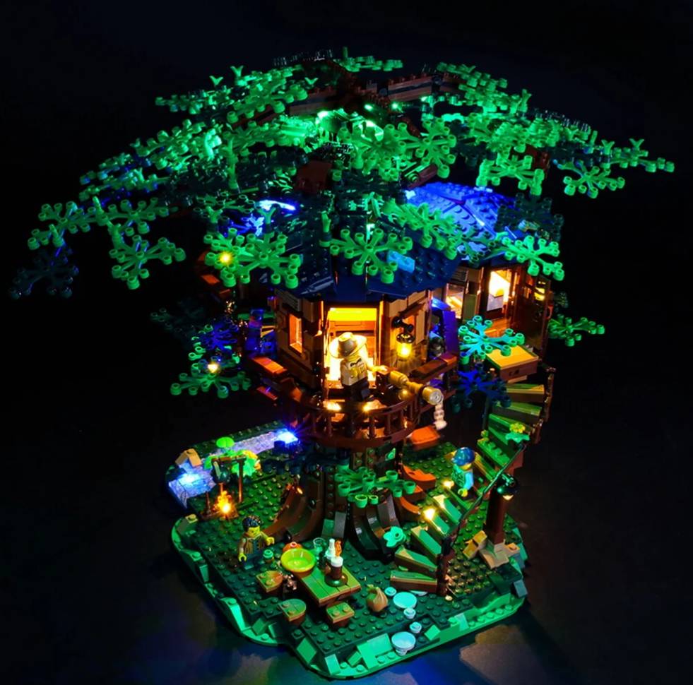 FunWhole Enchanted Treehouse with lights